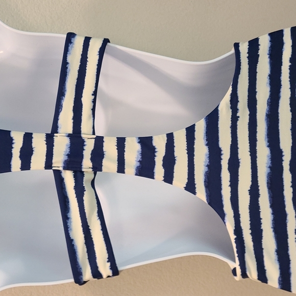 Tori Praver EUC Seafoam monokini with side cutouts - Picture 8 of 15